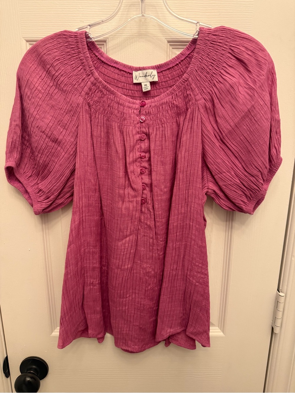 Wonderly Magenta Puff-Sleeve Button Front Blouse like new worn once petite small